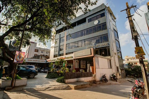 Silverkey Hotel Yelahanka
