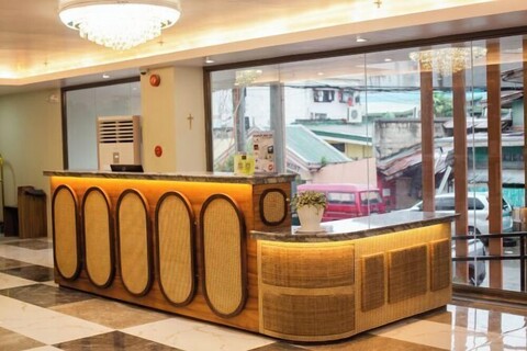 Maxi Hotel and Event Center