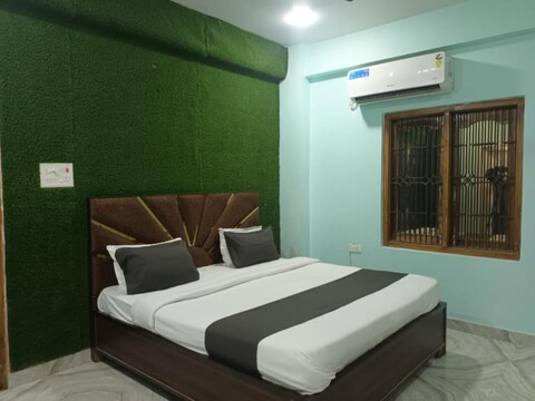 Goroomgo Mahaveer Palace Varanasi