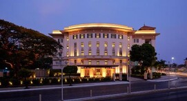 The ERAVATI Sule Grand Yangon