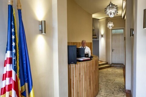 Rainforest Studio Downtown by Pretty Apartments