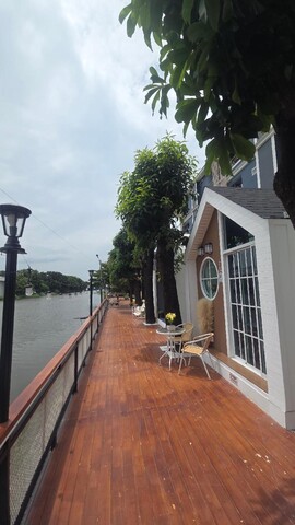 그레이스 리버프런트