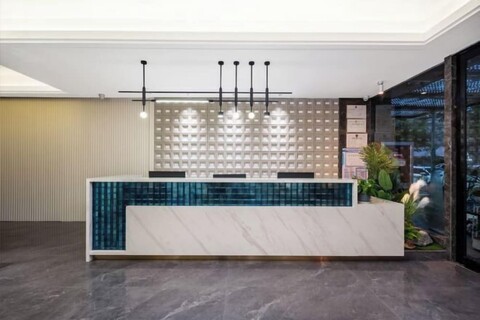 CEO· Lan Hotel