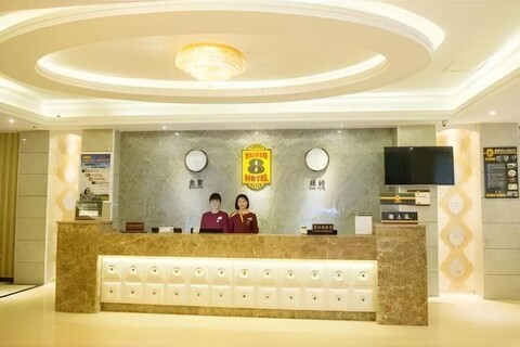 Super 8 Hotel (Xiamen Tong'an Bell Tower)