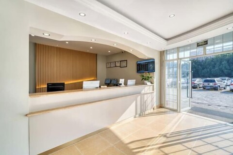 Home Inn (Shanghai Qingpu Chengzhong North Road Shiji Lianhua Plaza)