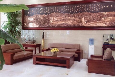 Jinda Business Hotel