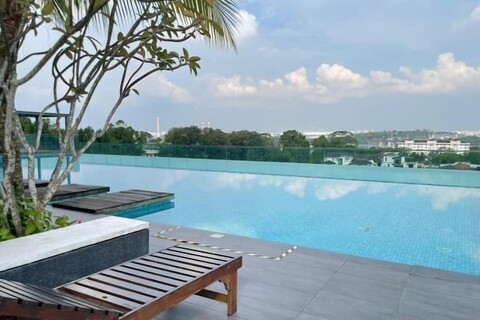 Paragon Suites L18 By UCome Homestay