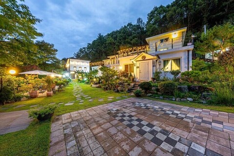 비발디 산골짜기하얀집