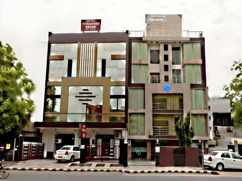 Hotel Pitrashish Premium Karol Bagh