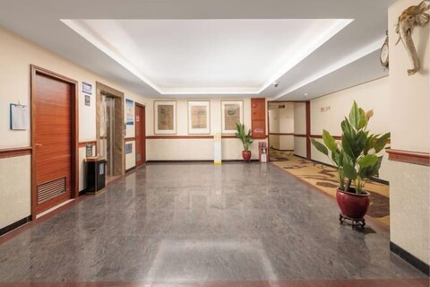 Zhengsheng Hotel (Guangzhou Baiyun Railway Station Xiaoping Subway Station)