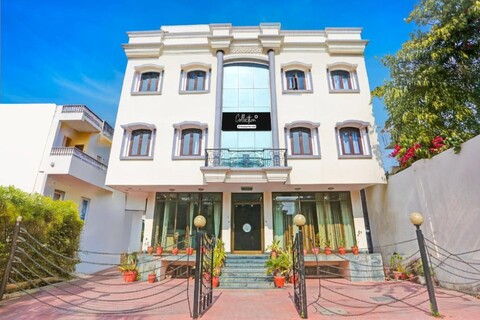 Super Collection O Bani Park Near Collectorate Circle Formerly Anuja Palace