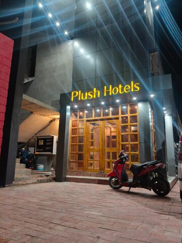 Hotel Plush