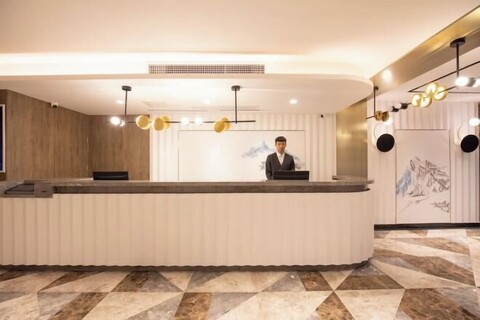 Super 8 Hotel (Beijing University First Hospital Daxing Campus)