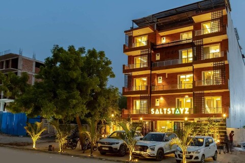 Saltstayz Premier Sector 50 & Golf Course Ext Road