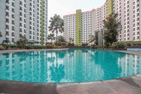 Dancenter Apartment Green Lake View Ciputat