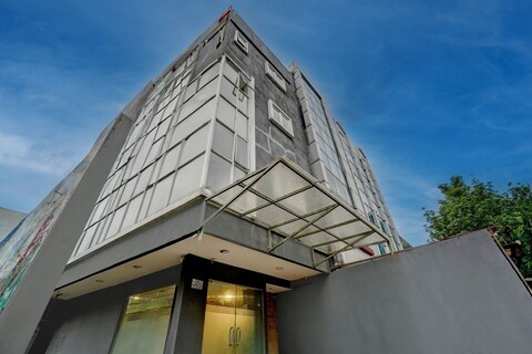 모나스 근처 호텔 O, 이전 이름 시덴 티무르 레지던스