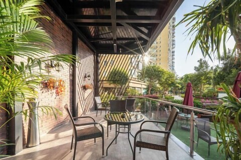 Happy Time Hotel (First Pier of Zhongshan Road Pedestrian Street)
