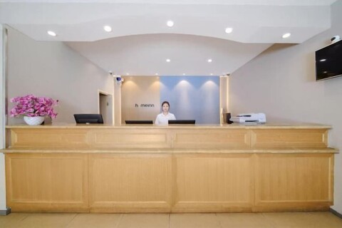 Yuejia Hotel (Shanghai Qingpu District Sports Center Qingpu New City Metro Station Branch)