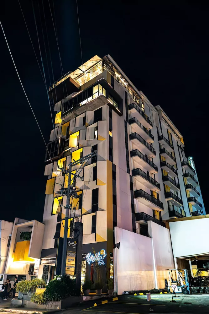 Yello Hotel