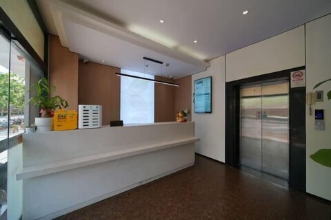 Changee Hotel MINI (Shanghai Baicheng Railway Station Zhongtan Road Subway Station)