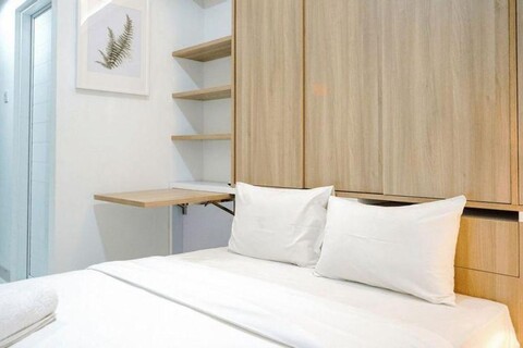 Comfortable and Beautiful Studio Apartment @ Springwood Residence By Travelio