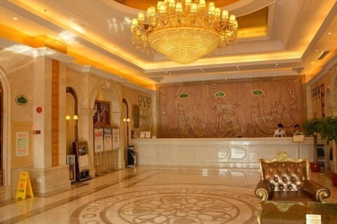 Vienna Hotel (Changlong Dashi River Garden Store in Panyu, Guangzhou)