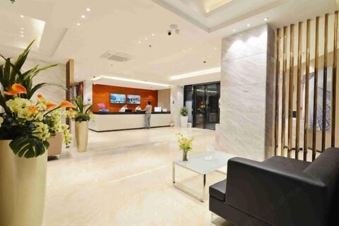 Queen Design Hotel (Qiandeng Lake Resort Guicheng Subway Station Branch)