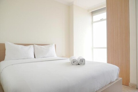 Comfort and Minimalist Studio Menteng Park Apartment By Travelio