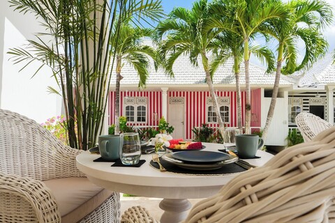 RIA 울루와투 트로피컬 시크 호텔