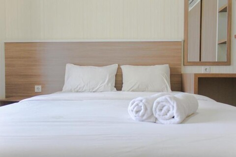 Strategic and Comfy 2BR Apartment Springwood Residence By Travelio