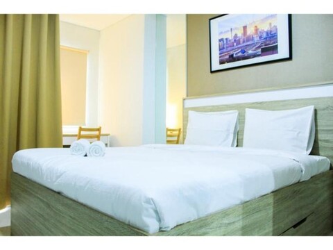 Modern and Comfortable Studio Springwood Apartment By Travelio