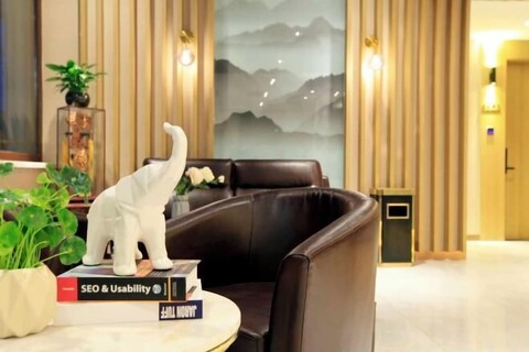 Super 8 Plus Hotel (Beijing Tiananmen Square Qianmen Pedestrian Street)