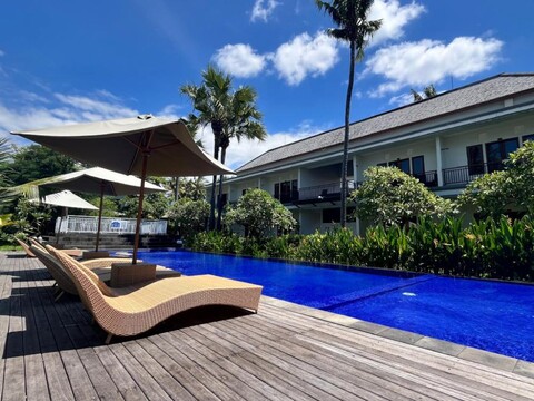 아리아나 비치 리조트 아메드 - 발리