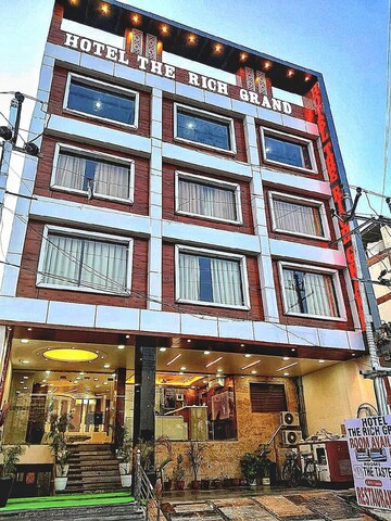 Hotel The Rich Grand