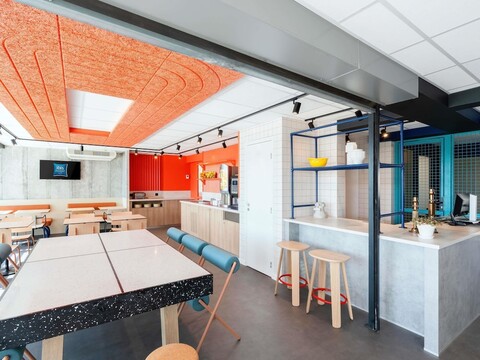 이비스 버짓 페르튀 포르트 뒤 뤼베롱