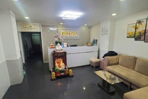 Phu Gia Bui Vien Hotel