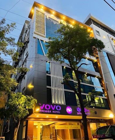 VOVO PREMIER HOTEL
