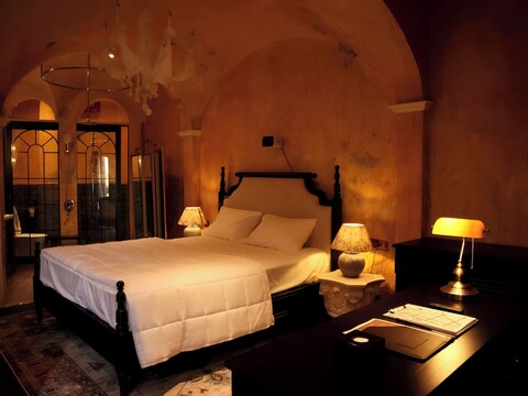 데모 인 & 이네 - 시적인 스튜디오 스테이