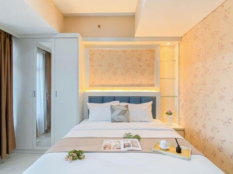 폴룩스 채드스톤의 크림 톤의 컴팩트한 스튜디오 아파트먼트