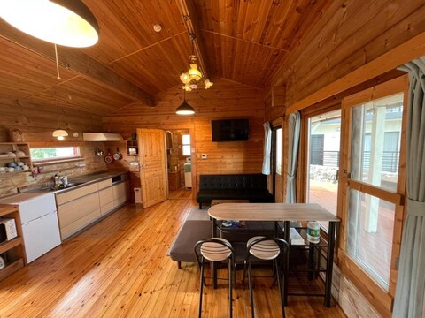 Sesoko Log Cabin [Chimu lani]