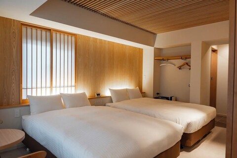 아스위트 하카타 바이 아스미루