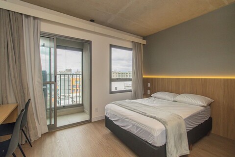 메트로에서 450m 거리, 펫프렌들리 로프트와 체육관 포함