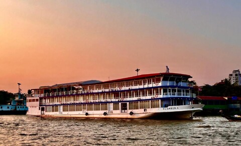 Oasis Floating Hotel Yangon