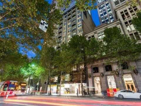 A Cozy 2BR Apt on Collins Near Flinders Station