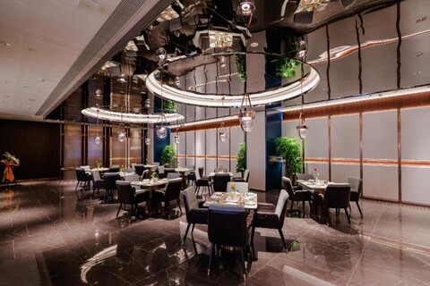 골든 튤립 상하이 훙차오 얀광