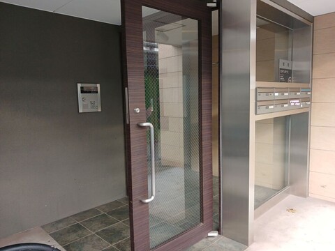 신오쿠보 시모무라 하우스