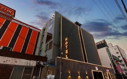 익산 호텔 더 브릿지