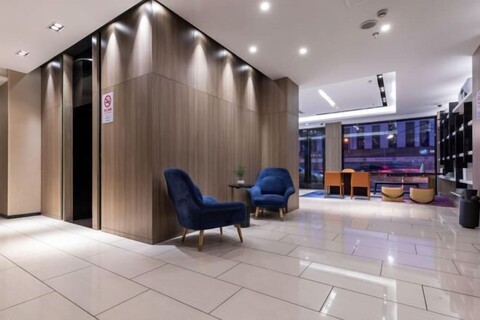 Rest Comfort Hotel(Shanghai North Bund Ningguo Road Subway Station)