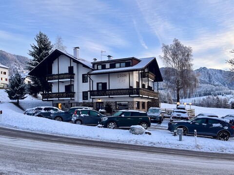 호텔 가르니 에디