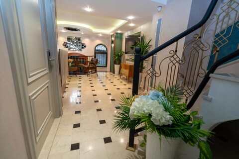 더 무아 럭셔리 홈즈